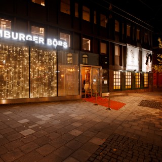 Se Olas show på Hamburger Börs