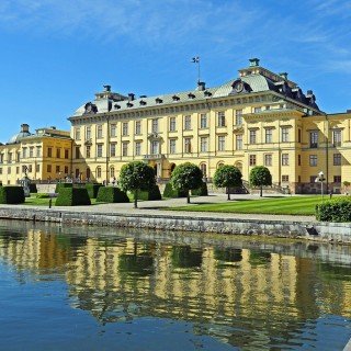 Drottningholm är bara ett av alla slott i Stockholm