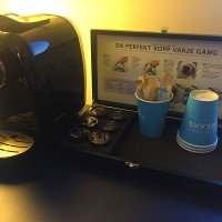 Kaffemaskin på hotellrummet